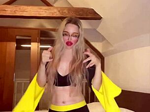 Belly dancer delivers huge blowjob