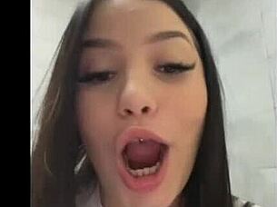 Finger my pussy in this public park!