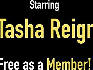 Sarah Vandella enjoys muff diving and kissing in lingerie.