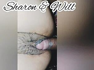 Cogiéndome a la puta de la vecina mientras su marido sale de viaje en el dormitorio público con zapatos y lencería