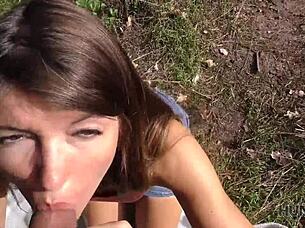 Coquine enjoys anal sex for good pay 😏