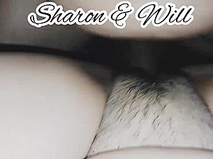 Cogiéndome a la puta de la vecina mientras su marido sale de viaje en el dormitorio público con zapatos y lencería