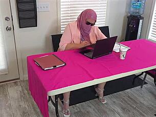 office milf secretary creampied in upskirt! 😳