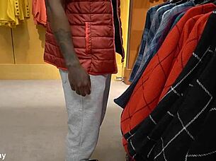 Sucking Dick for Christmas Presents