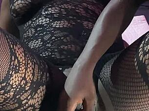 Ebony Squirter Having Multiple Orgasms with Sex Machine 😍