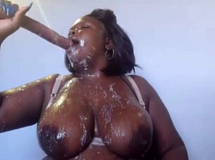 She's taking it deep in her throat, wow! 😍