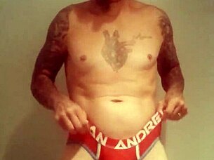 i recorded this update after lockup, showing my daily routine in the shower.