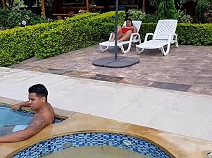 what a delicious pussy this hot whore has 😋