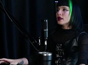 Teen loses virginity in mom's bed after school video leak