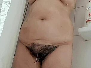 Stepmom Shows Off Her Hairy Pussy Seductively?