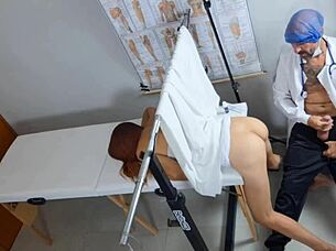 Doctor Fucks Novinha's Pussy At Gynecologist