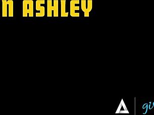 girlsway girls kiss and squirt on wet pussies