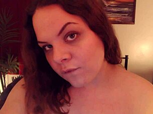 Sw33tcherry gives a teasing blowjob on webcam