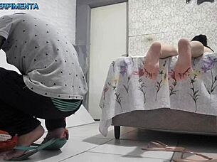 Casada vadia paga o montador com xerecard