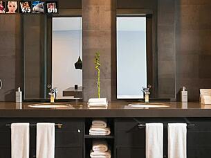 Let's play HouseX with shemales, big tits and cocks everywhere!