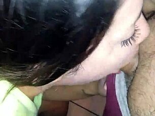 Latina Giving Head Like a Pro!