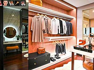 Let's play HouseX with shemales, big tits and cocks everywhere!