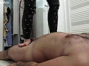 alice tramples slave on tennis balls?