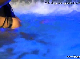 i show off my natural curves so beautifully