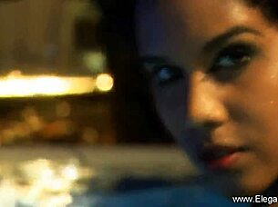 i show off my natural curves so beautifully