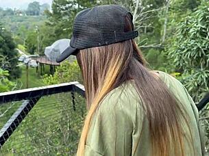 majoblonde enjoys a big squirt sensation