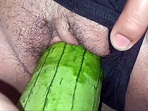 babe deepthroats tight pussy in quickie