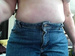 dawnskye1962 shows off her big ass for liam's joi