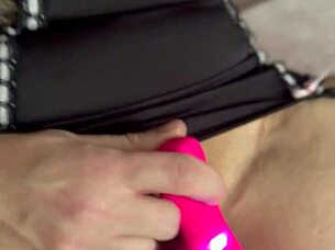 Look at that pussy flashing in the window.