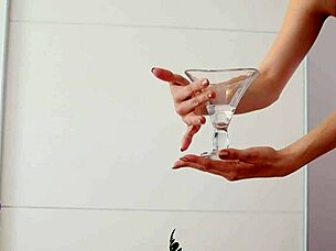 Guy made a mess on his hands while jerking me off