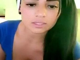 colombiana, you're heating up the public with your hot body?