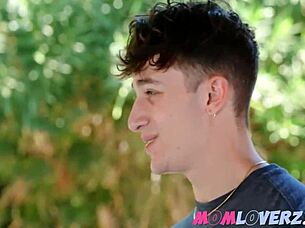 Stepmoms Traditional Technique On Date, She Uses Her Experience To Please Not Her Son In This Reality Sex Scene.