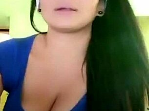 colombiana, you're heating up the public with your hot body?