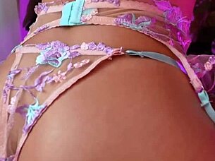 Submissive brunette twerks hard