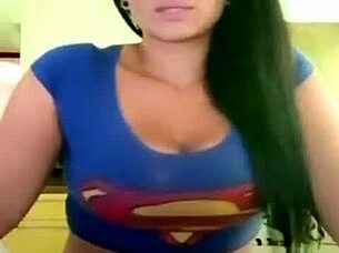 colombiana, you're heating up the public with your hot body?