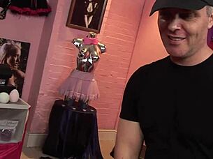 Ruby Reds Takes Anal With Booty Hunter In Lingerie