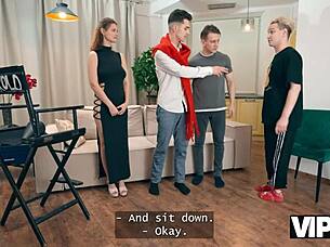 Russisk brunette i trekant