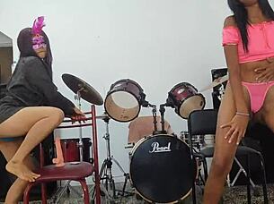 I sees the morena and her friend masturbatin on new years eve