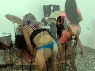 I sees the morena and her friend masturbatin on new years eve