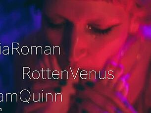 These girls are horny for feet 😍