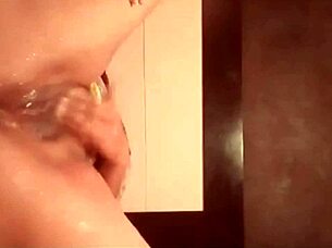 Mexican girl chorros during solo masturbation.