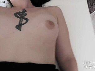 POV ranní šukání s 18letou nevlastní dcerou rychlý rychlík na snídani!