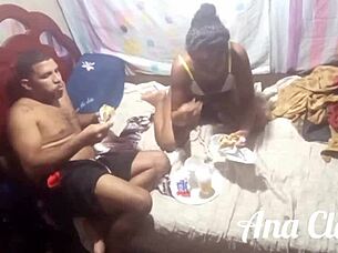 Leo Ogro Pays for Lunch and Eats Novinha Myllena Rios