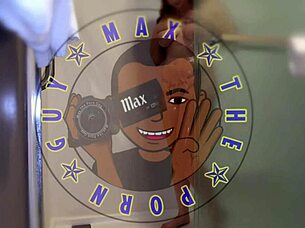 Sexy Alexis Andrews gives sloppy blowjob 😍