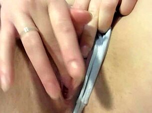 a pussy in white panties cums hard amateur 😍