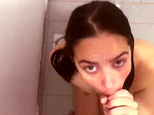 Soft hot blowjob in bath until cum-covered