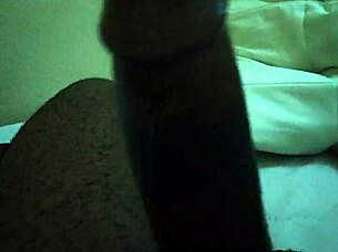 Mature woman seeking discreet weekend in Dubai 😊