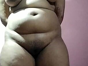Wow, Indian Bhabhi Enjoys Nice Masturbation Sex!