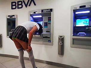 I pulled out my dick on the cablebus