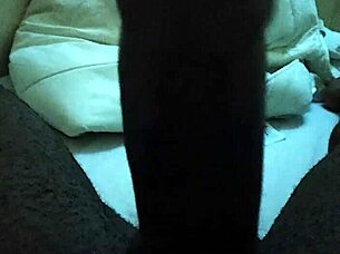 Mature woman seeking discreet weekend in Dubai 😊