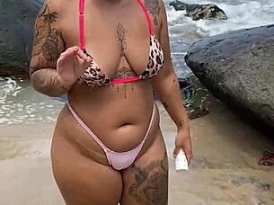 The peludinhas enjoy a wild beach orgy together